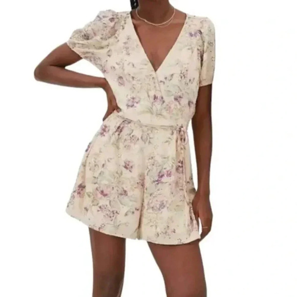 American Eagle Floral Romper - Picture 1 of 15